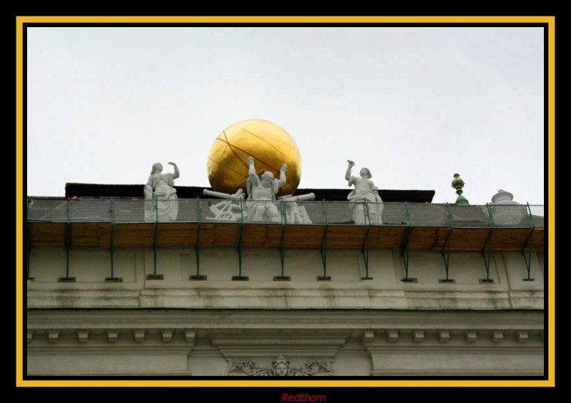 Sosteniendo el mundo, Palacio de Hofburg