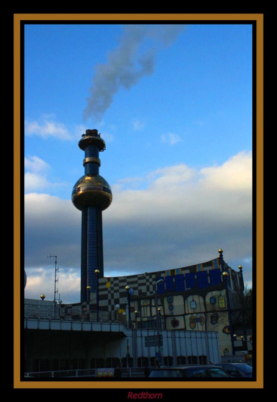 Hermosa chimenea contaminante