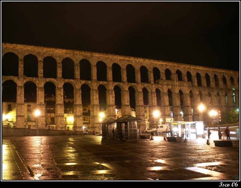 Luces en el Acueducto