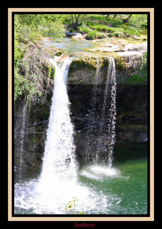 Uno de los chorros de la cascada