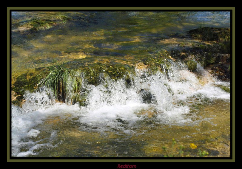 Pequeo salto de agua en el ro Jerea