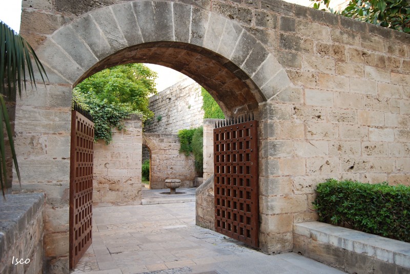 Adelante (Palacio de la Almudaina)