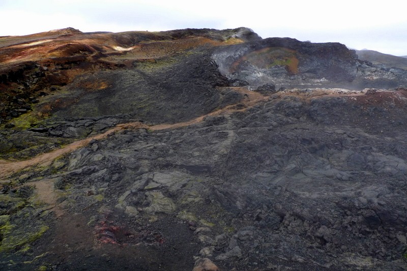 caminando entre la lava