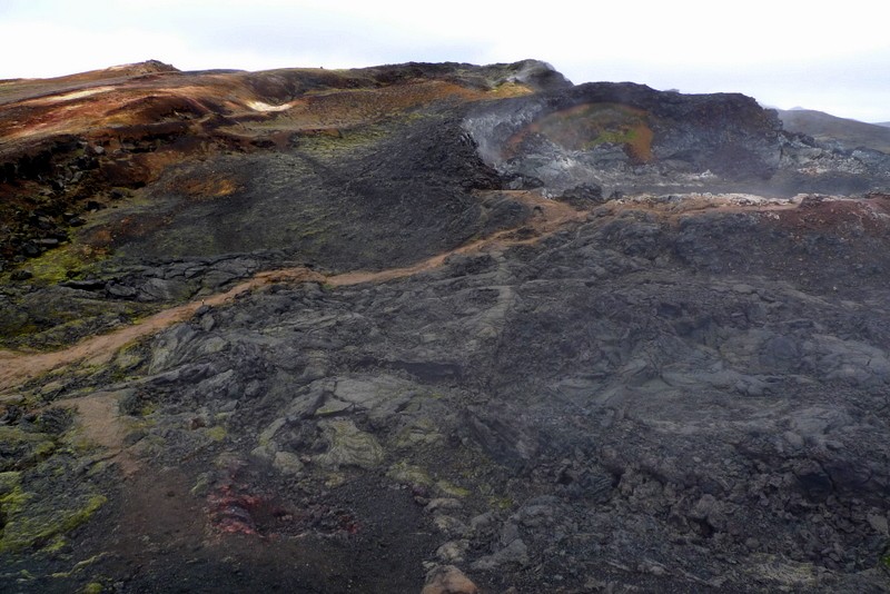 caminando entre la lava