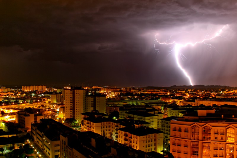 Tormenta sobre el estrecho