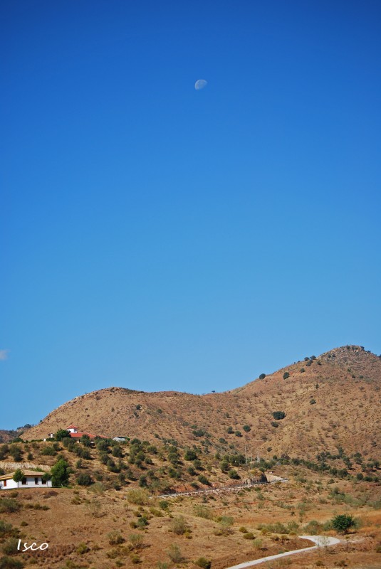 Entre la Tierra y la Luna