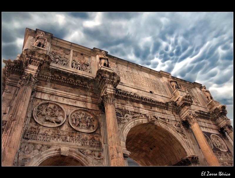 El Arco de Constantino II