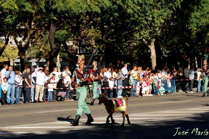 Cabra y Legionario desfilan en Madrid