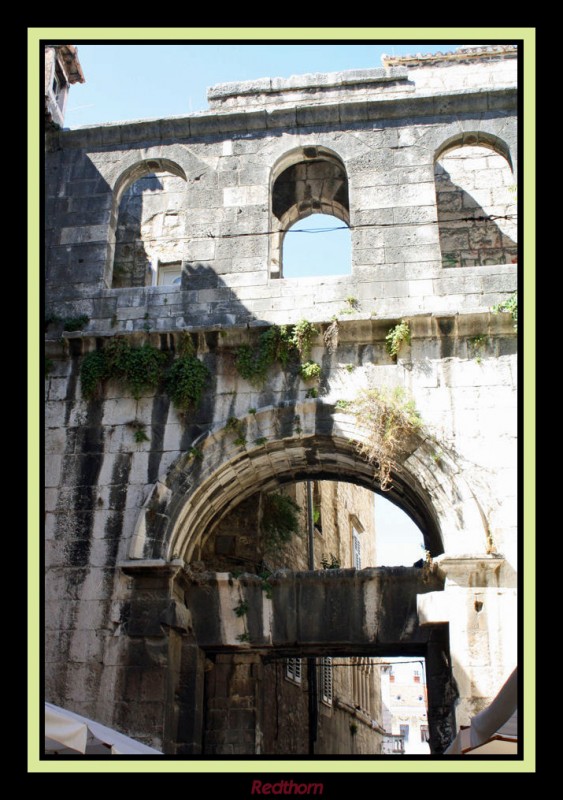 Puerta de acceso al Palacio de Diocleciano