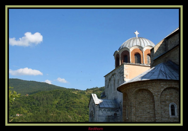 El monasterio de Studenica entre la espesura del bosque