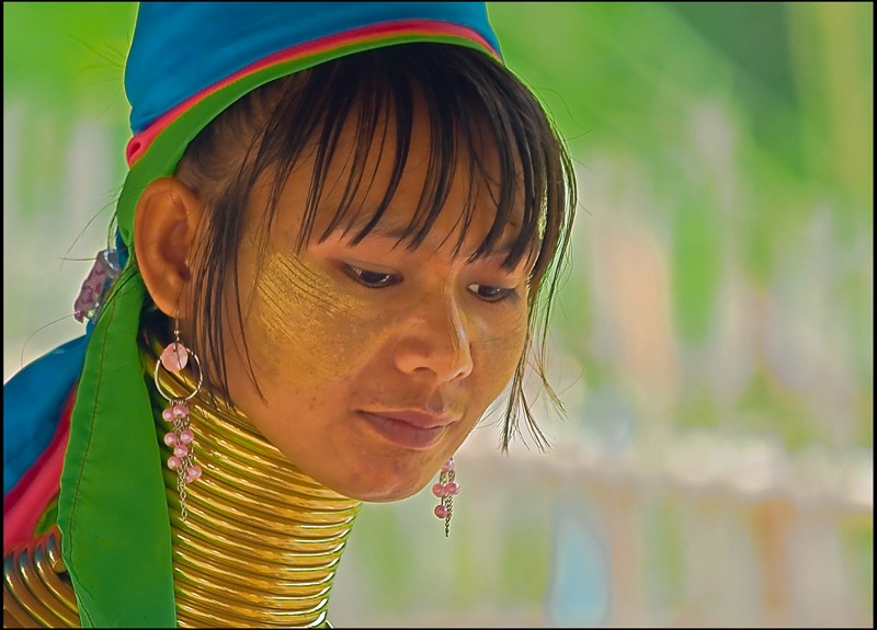 Mujer Pa-Dong de la etnia Kharen