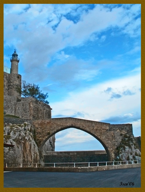 El faro y el puente