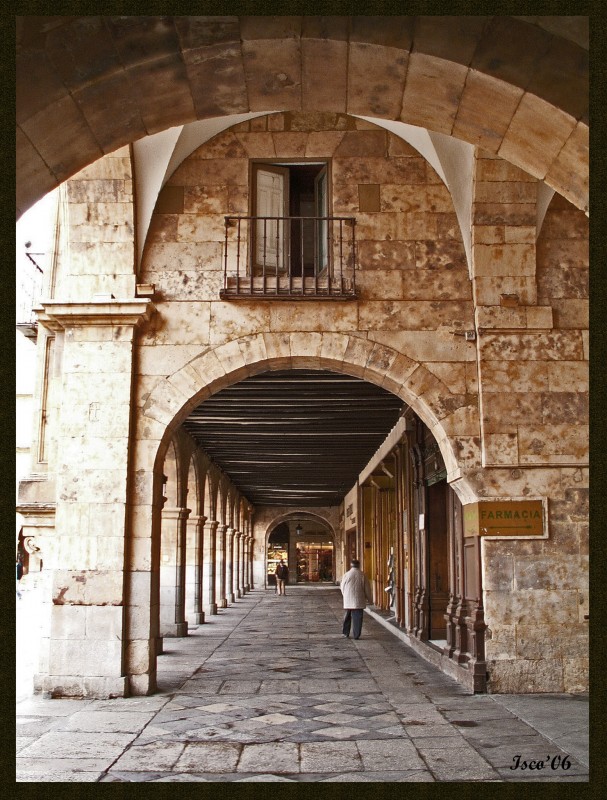 La ventana sobre el arco