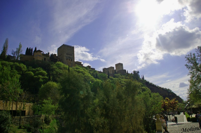Paseo hacia la Alhambra