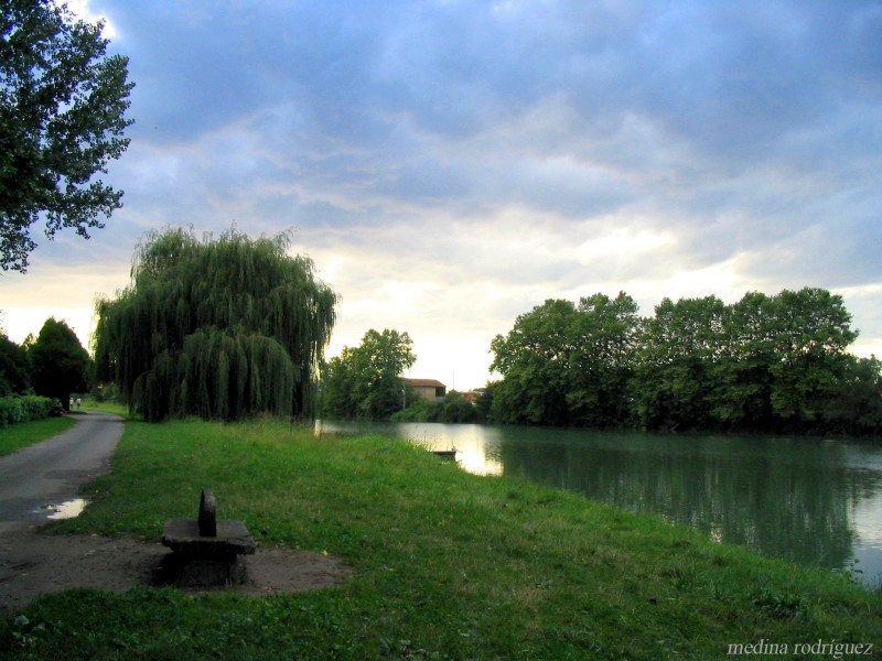 paseo por  ro Adour