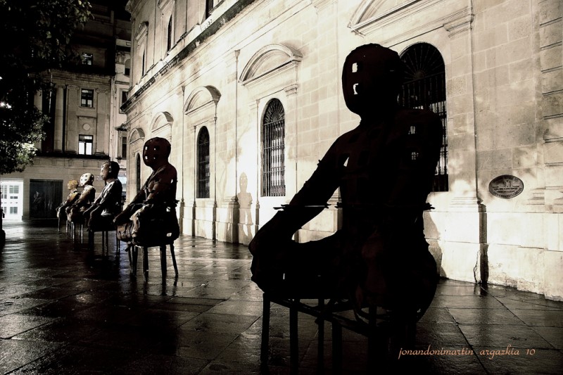 Los guardianes de Moneo (Sevilla)