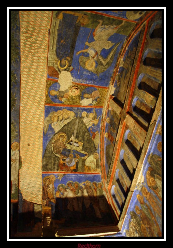 Frescos en la boveda de la iglesia