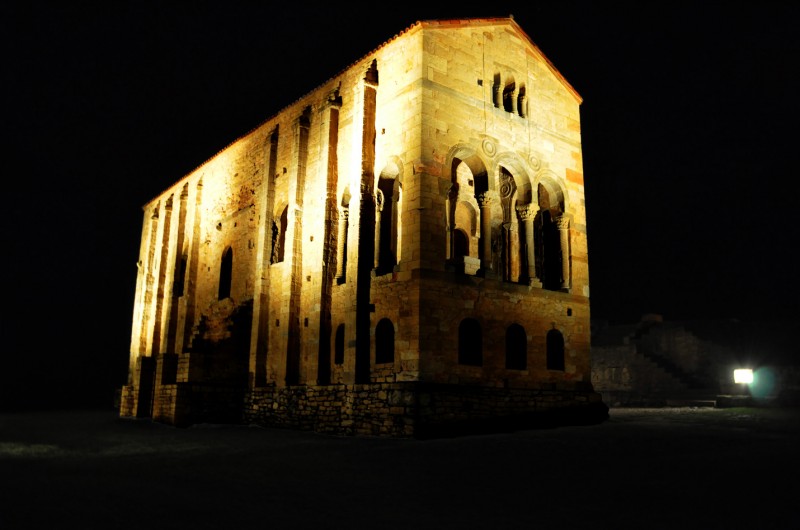 Santa_Maria_del_Naranco