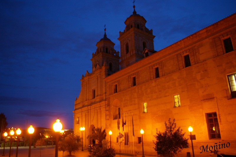 Amanecer en el Monasterio