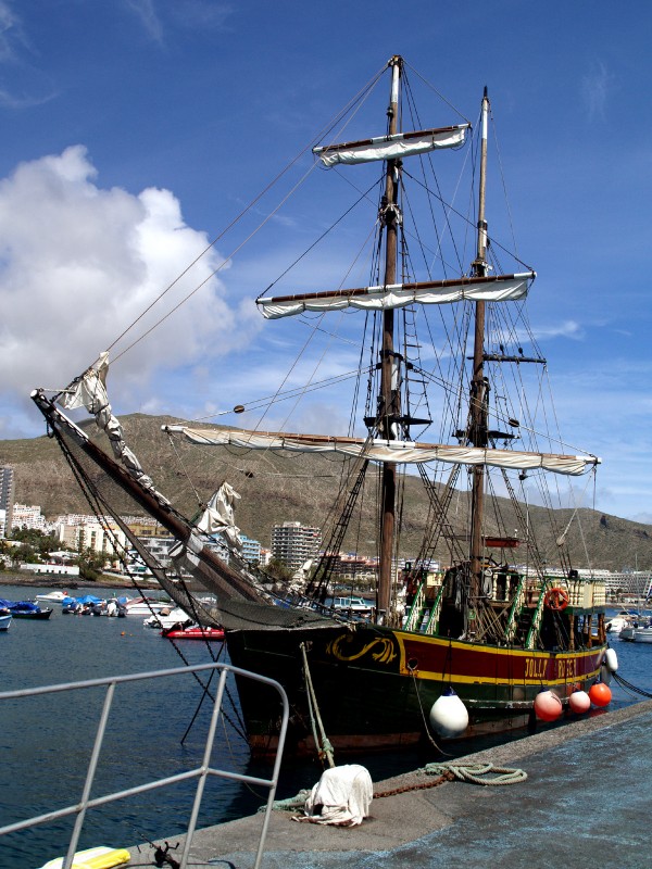 Velero en los Cristianos