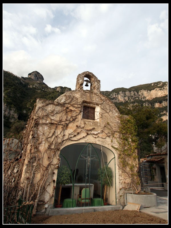 Ermita con vistas al mar