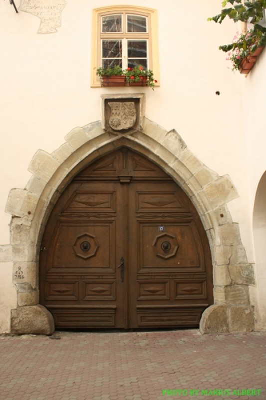 la puerta