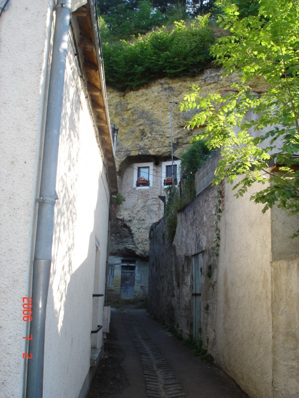 Pueblo y su calle entre Amboise y Chenonceau