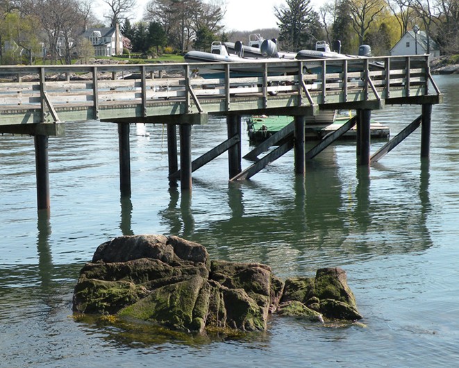 EN EL MUELLE....