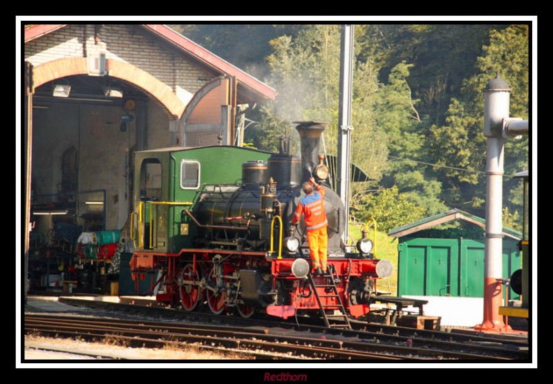 Acicalando una locomotora antigua