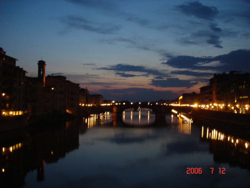 Florencia yel Arno al atardecer