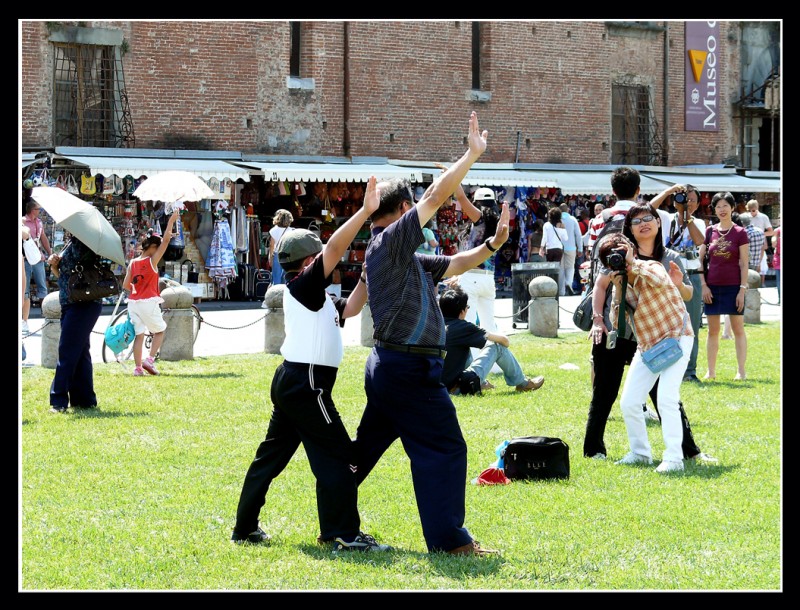 Sujetando la torre de Pisa