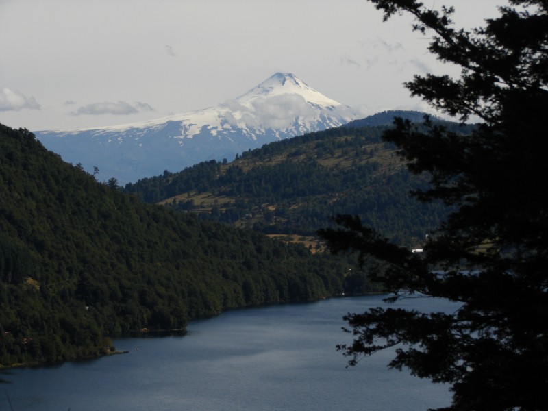 Lago Tinquilco y Volcn Villarrica