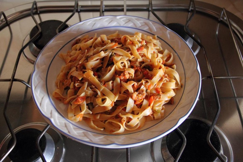 Plato de pasta al huevo