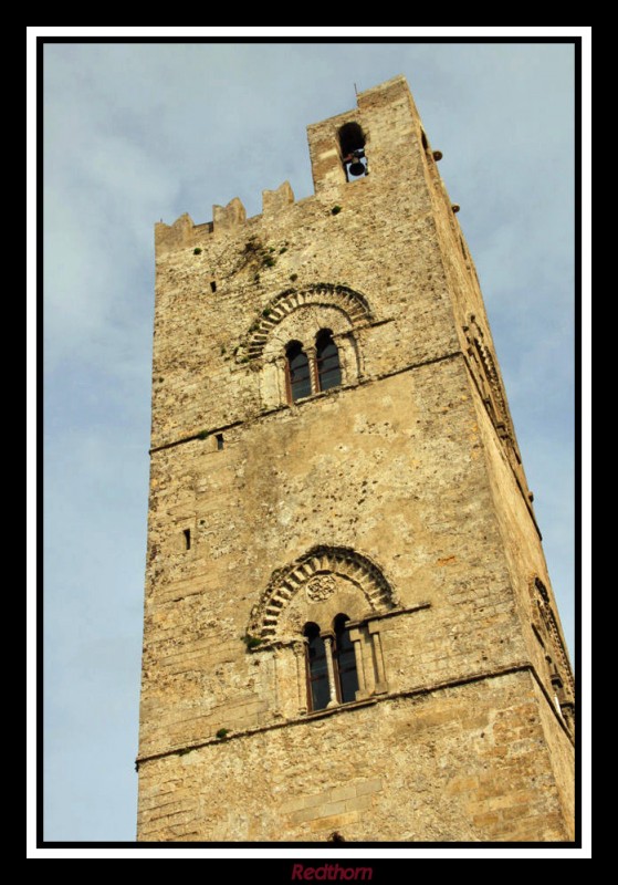 Torre campanario de la iglesia matriz