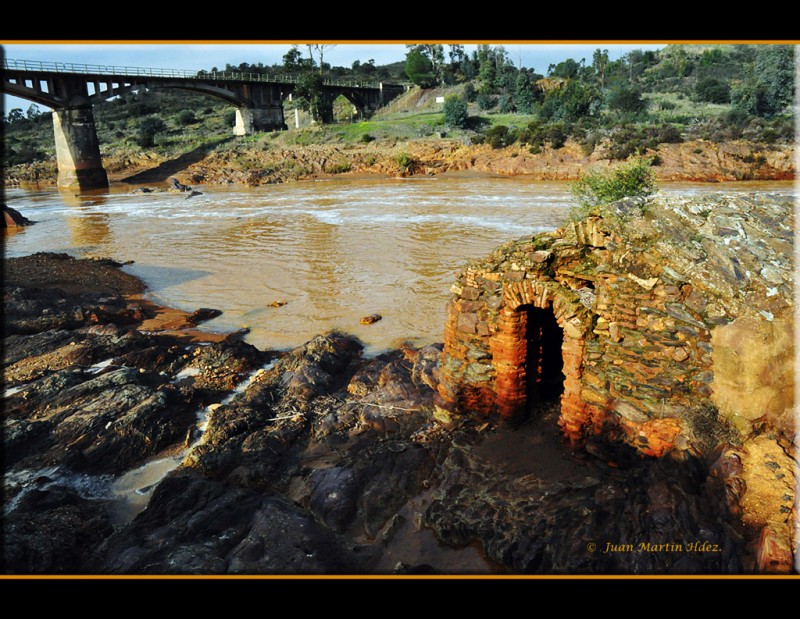 RO, MOLINO Y PUENTE