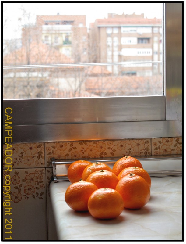 8 mandarinas en la cocina