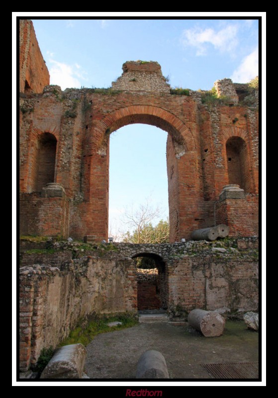 Puerta entrada teatro griego Taormina