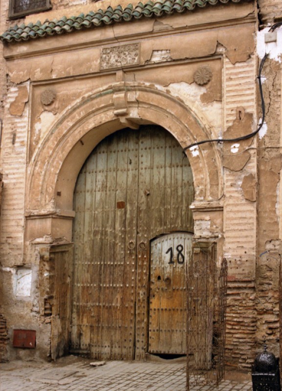 Puerta de viejo palacio