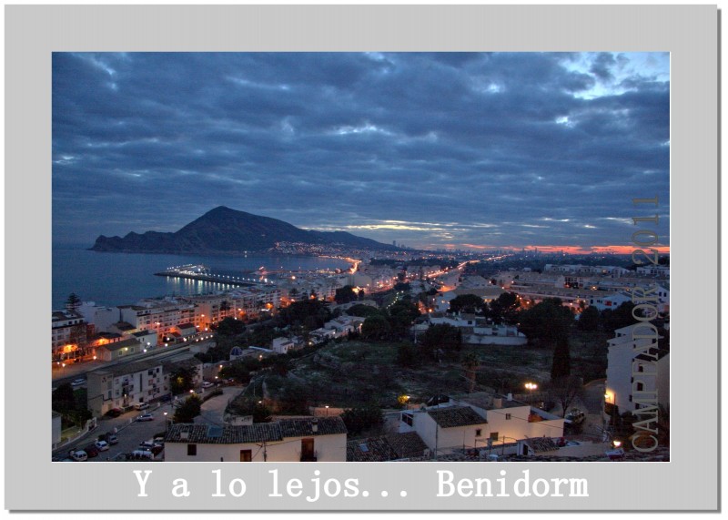 Y a lo lejos... Benidorm (21-03-2011 - Da Internacional de la Poesa)