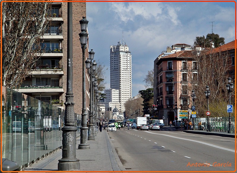 Torre de Madrid desde el Viaducto