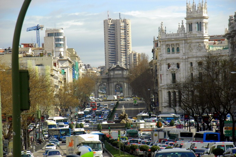 Y al fondo la Puerta de Alcala