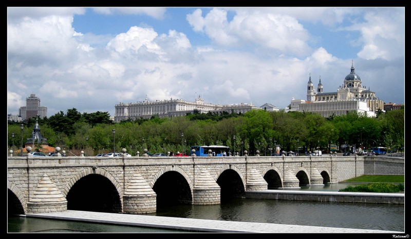 El Madrid noble visto desde el Manzanares.