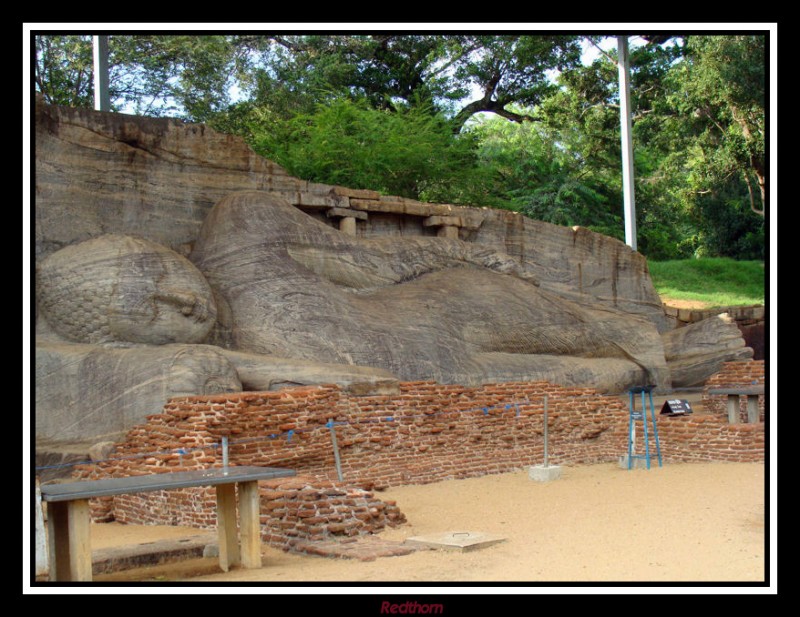 Colosal estatua de Buda acostado