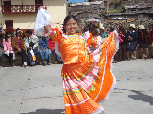 KARI FALCN BAILANDO LA MARINERA