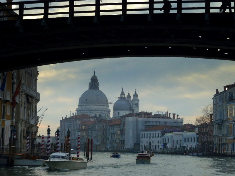 puente de la Academia