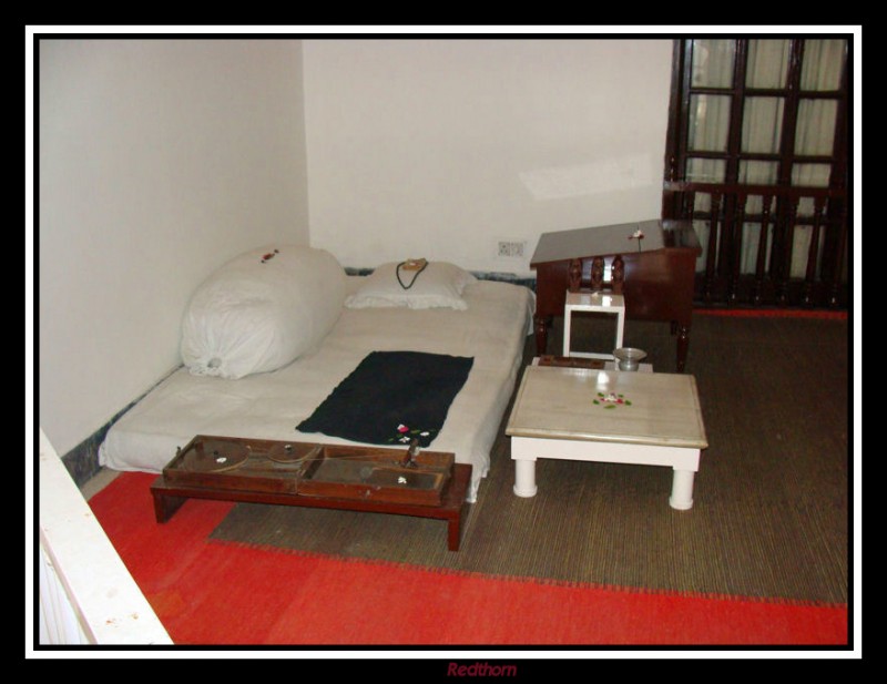 El frugal dormitorio-cuarto de estar de Gandhi
