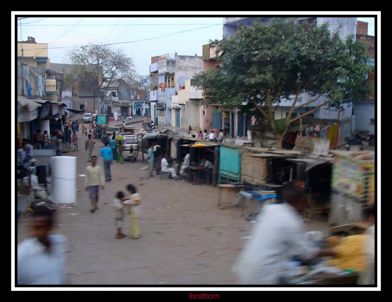 Las animadas calles de Benars (Varanasi) al atardecer