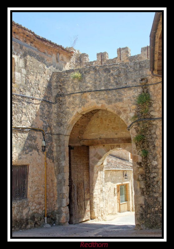 Puerta de acceso a la villa medieval de Maderuelo