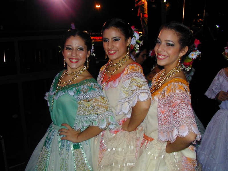 Bailarinas paraguayas