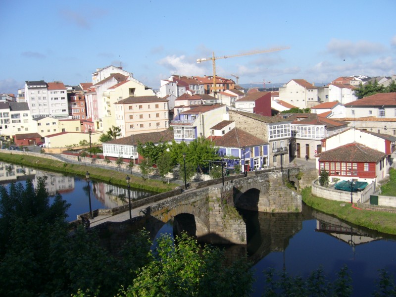  Puente Romano y ciudad